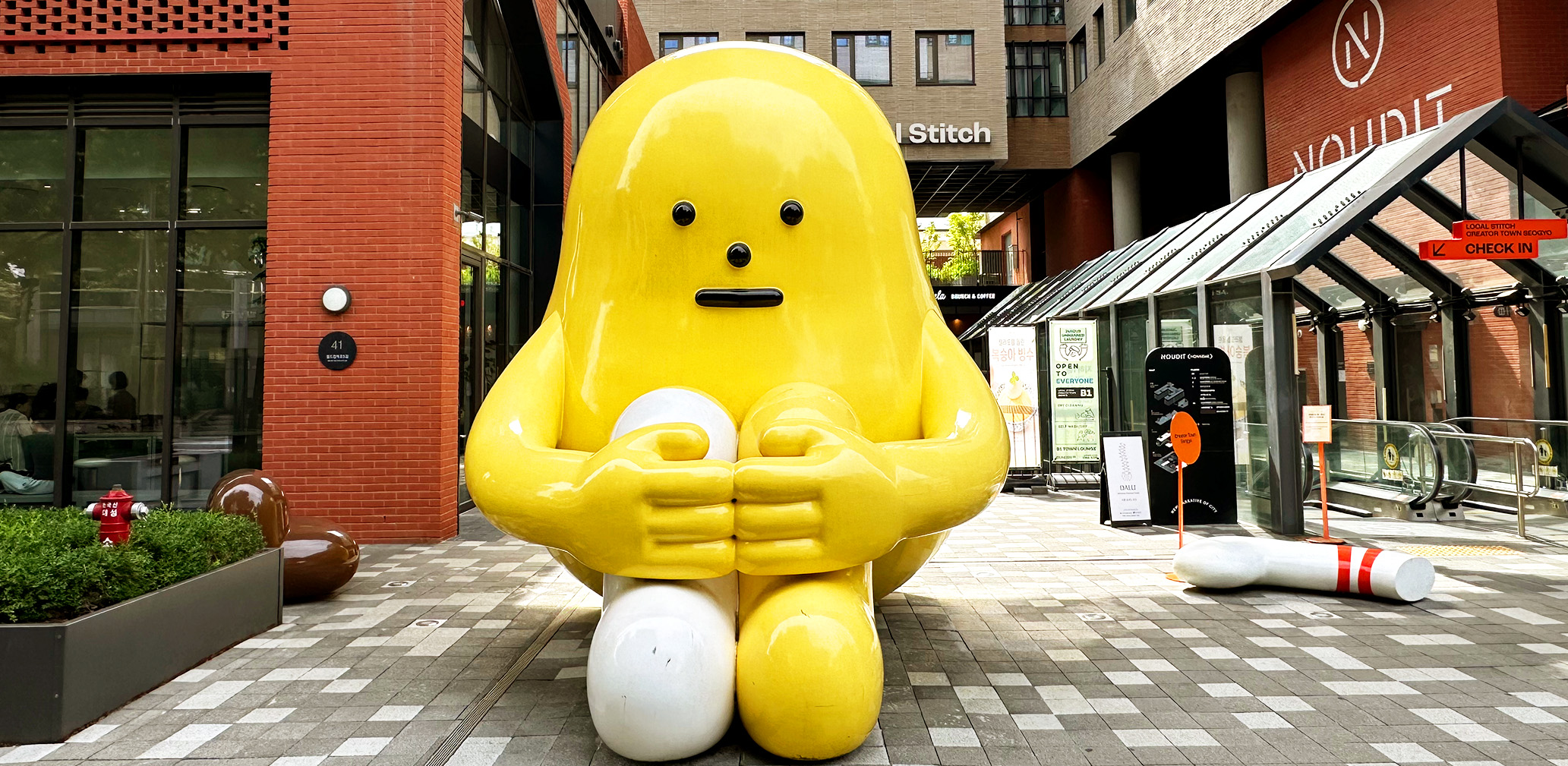 Honest Review: Mela Brunch in Hongdae | Noudit Art Space & the Giant Yellow Sticky Monster at Local Stitch Hotel
